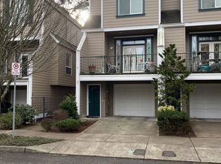 14716 NE Couch St, Portland, OR 97230