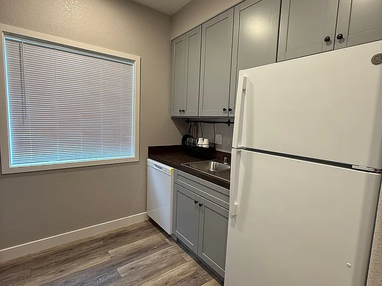 725 S Tehama St #7 — Photo 13