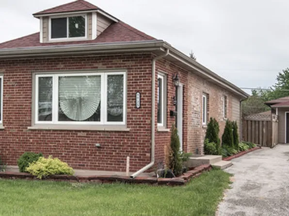7725 Roberts Rd, Bridgeview, IL 60455