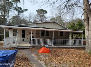 205 Sand Ridge Rd, Hubert, NC 28539