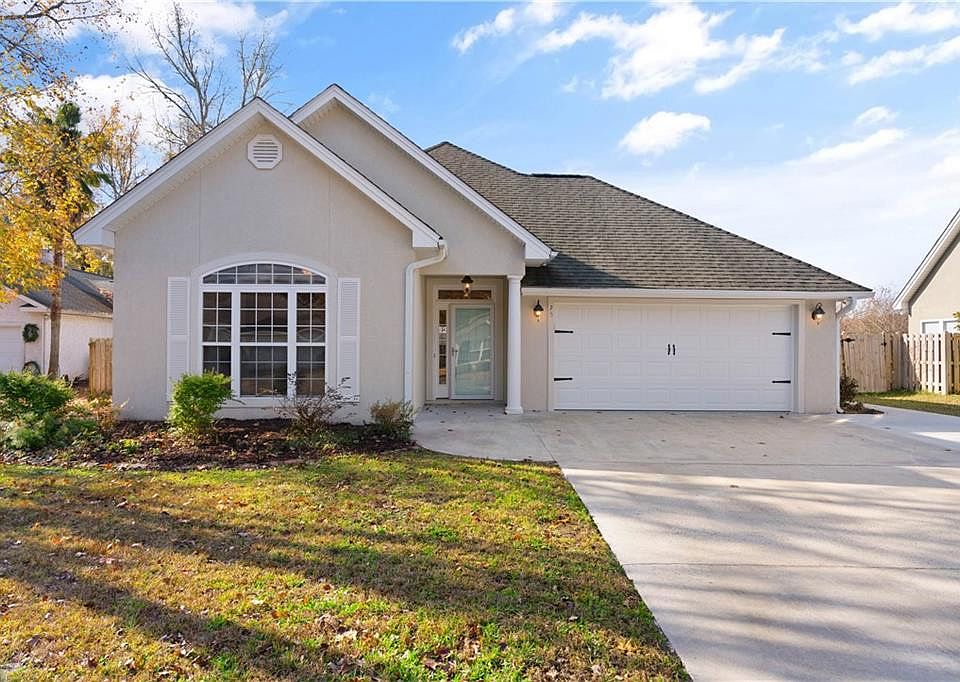 1st image of 25 Hardwood Forest Cir