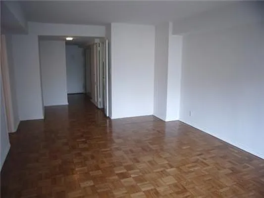 Rented by R New York | media 27