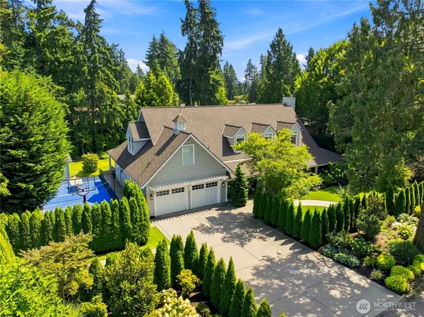 2042 77th Avenue NE, Medina, WA 98039
