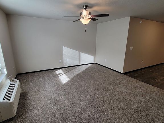4th image of 2076-2072-2060 Studio 303