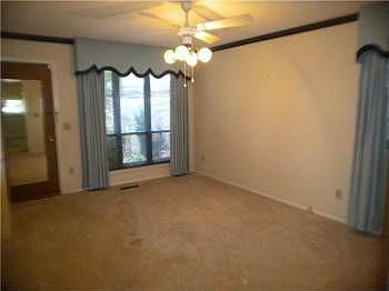 3rd image of 3001 N Shannon Ave