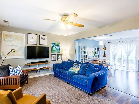 3rd image of 3221 Country Park Ln