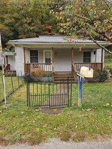 140 Morris Dr, Montgomery, WV, 25136