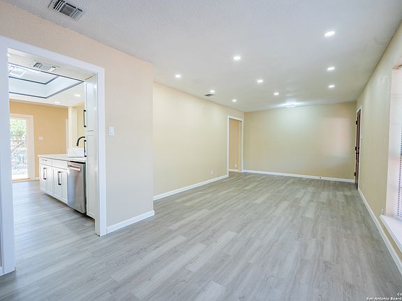 4th image of 6115 Calderwood St