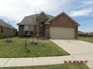 1233 Boxwood Dr, Crowley, TX 76036