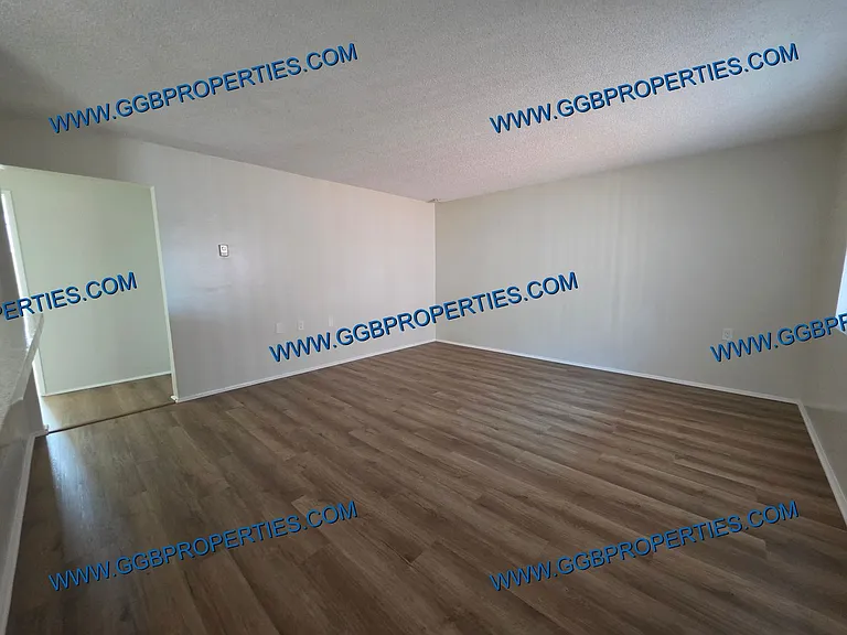 1080-1084 E South St — Photo 16