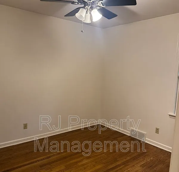 1619 Dorset Dr — Photo 10