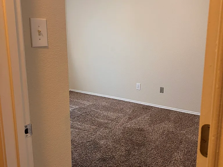 1017 Alexandria Dr — Photo 13