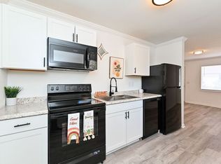 405 Old Buncombe Rd APT 13, Travelers Rest, SC 29690