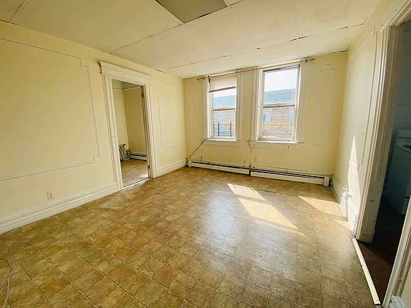 2nd image of 87-01 Jamaica Ave #3