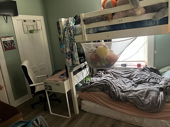 2nd image of 22 Thompson St #2