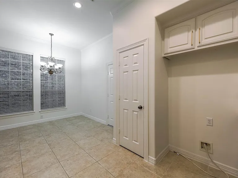 13647 Brookbluff Ln — Photo 26