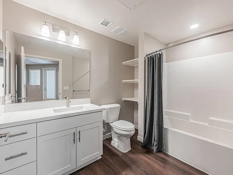 Los Alamitos Luxury Apartments — Photo 73