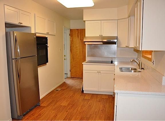 5th image of 2166 Yorktown Dr
