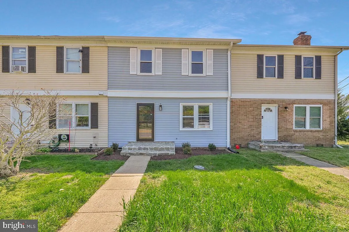 3 Park Square Dr photo 1