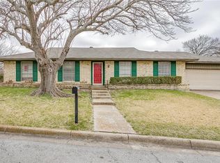 2913 Softwind Trl, Fort Worth, TX 76116
