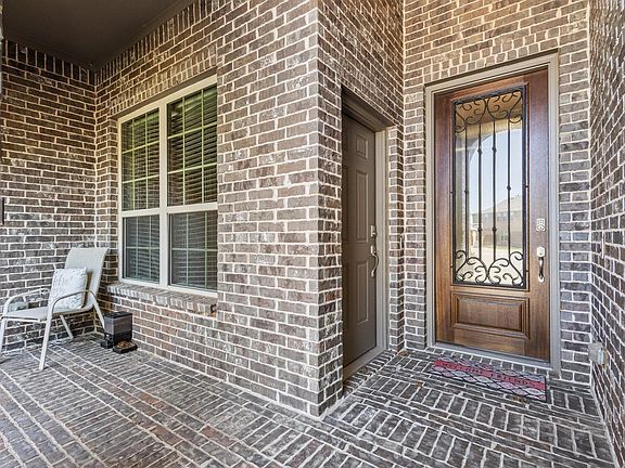 2nd image of 4304 Caney Creek Cir