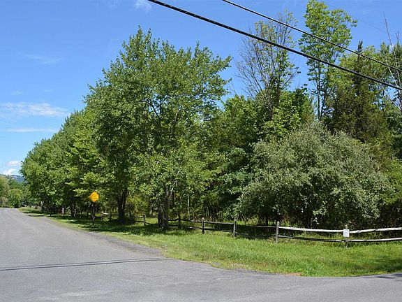 2nd image of 2 River Park Dr