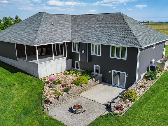 3rd image of 32125 160th St