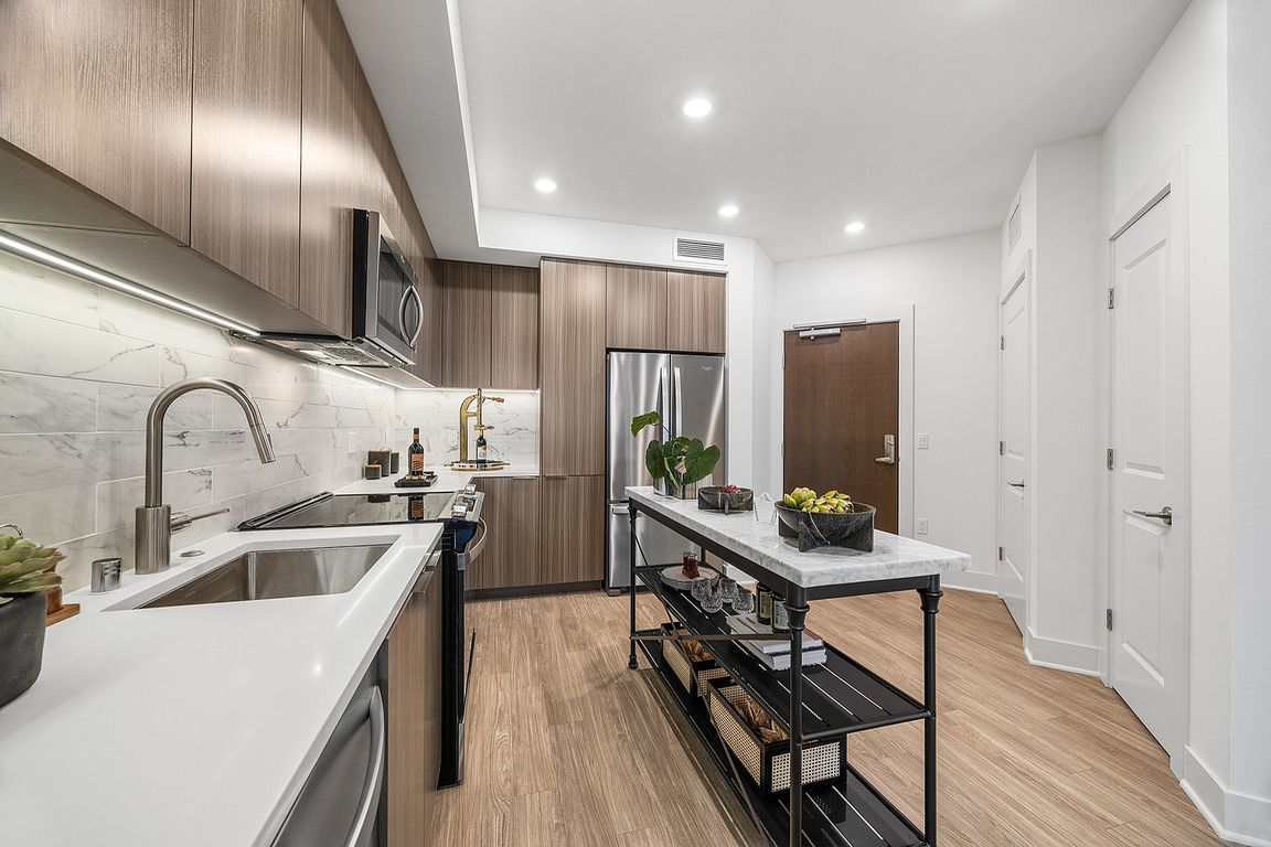 Modern gourmet kitchen