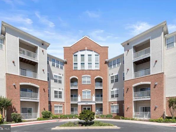 2608 Chapel Lake Dr APT 204, Gambrills, MD 21054