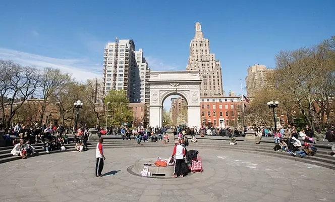 Rented by Compass | media 22