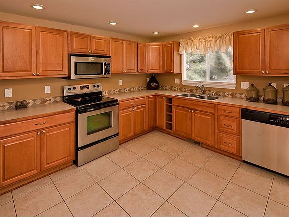 5th image of 9773 Vista Terrace Dr