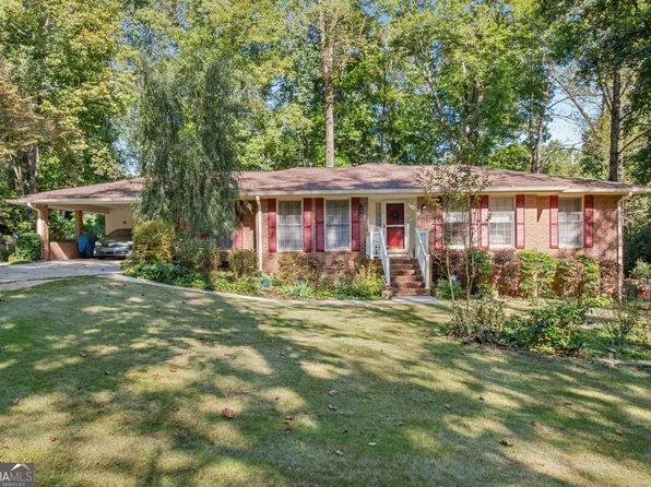 4535 Forest Green Dr, Sugar Hill, GA 30518