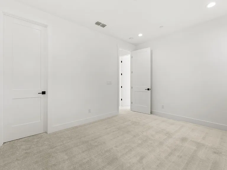 6162 Kings Peak Dr — Photo 22