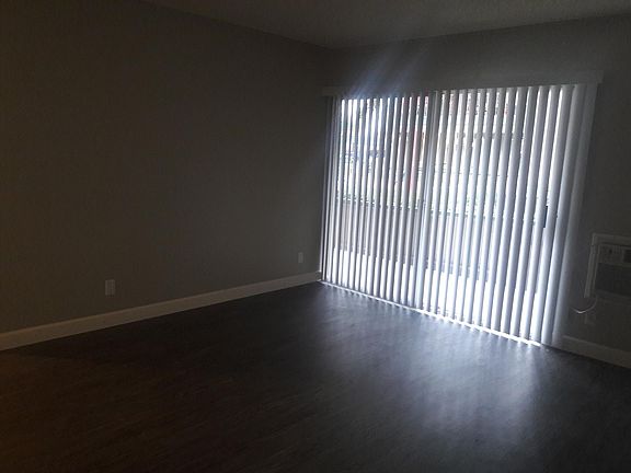 3rd image of 122 S Ohio St APT 207