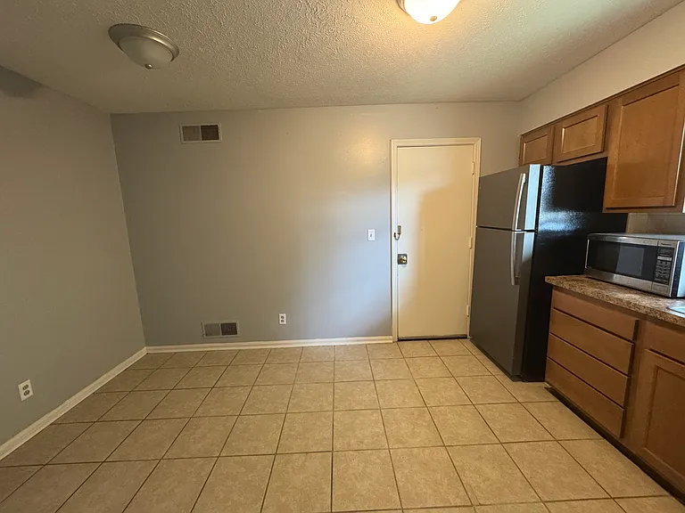 5500 Lodema Way — Photo 7