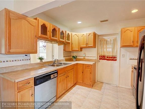 4th image of 4754 NW 49th Ct