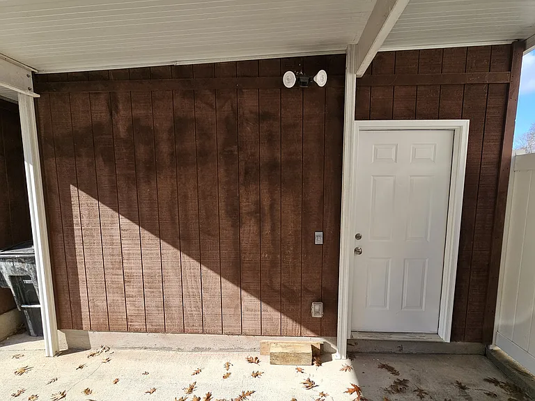 Outside Storage Closet w/ Lock. Size: 15x5