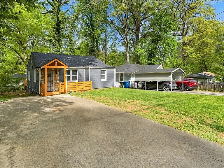 1307 Elizabeth Ave SW — Photo 2