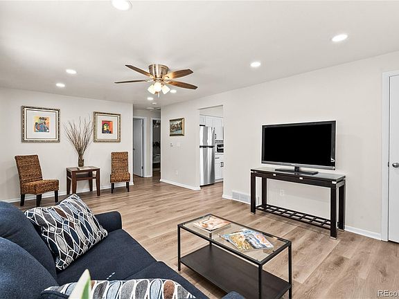 5th image of 46 S Lowell Boulevard