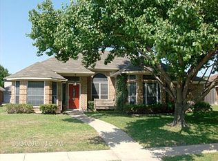 6914 Clarendon St, Rowlett, TX 75089