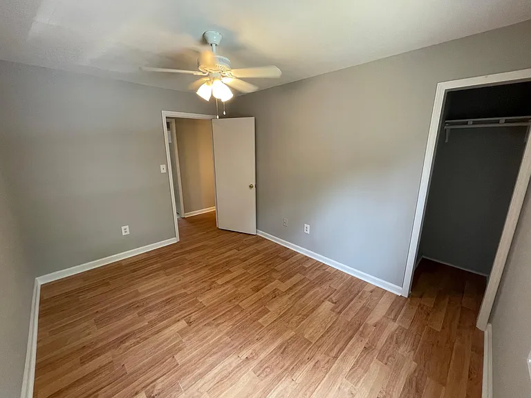 552 Pulaski St — Photo 53