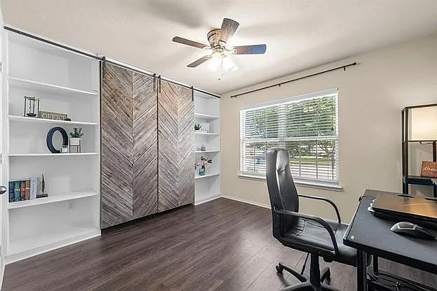 2107 Hartley Dr — Photo 1