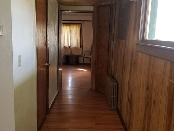 Hallway, look from kitchen to bedroom