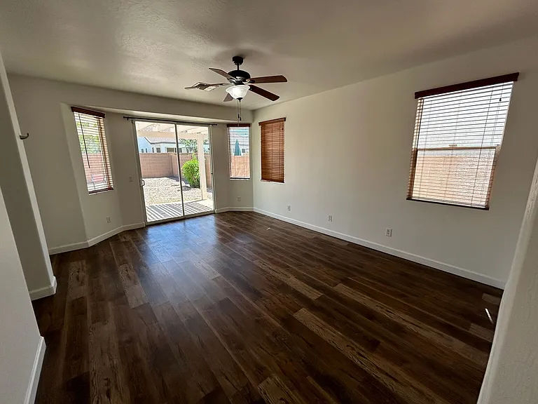 7325 W Ellis St — Photo 7