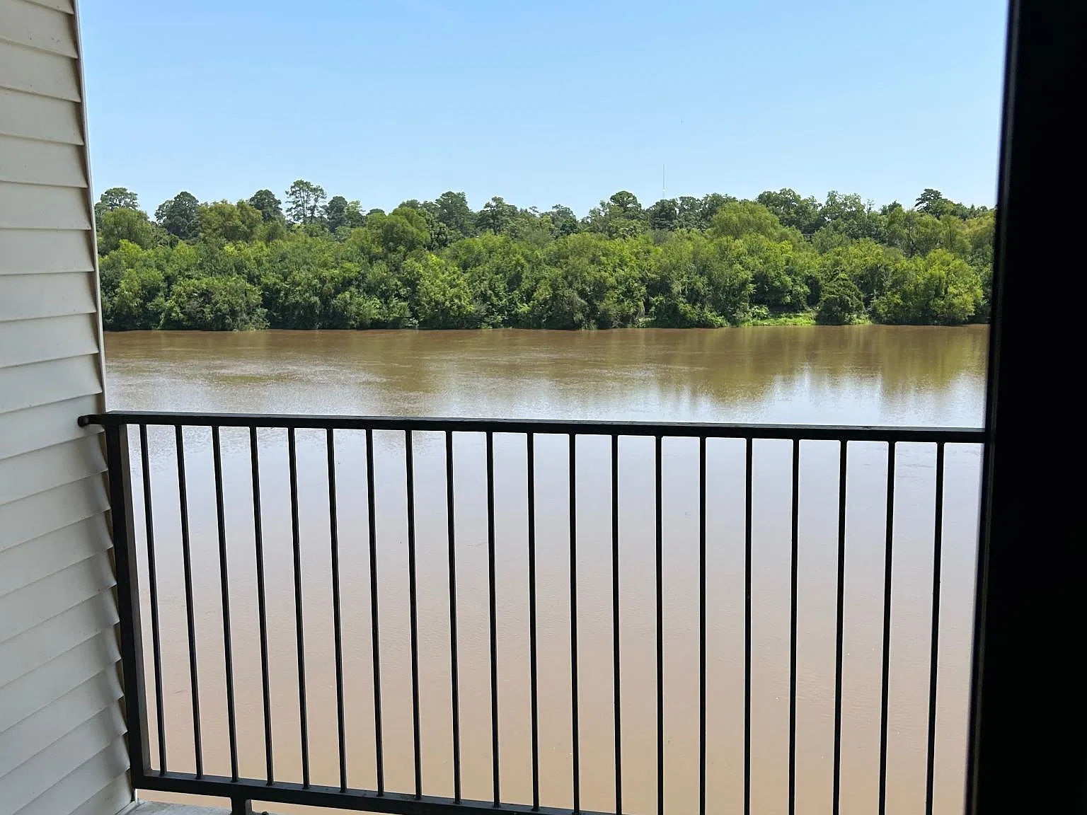 1 bed, 1.5 bath, 900 sqft, $1,200 — Photo 1