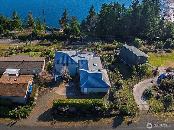 3rd image of 81 Seamount Drive
