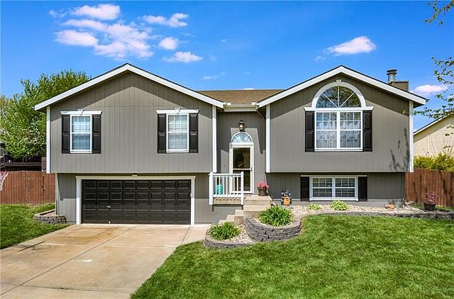 1st image of 844 SW Woodland Dr