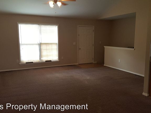 3rd image of 496 Woodland Dr
