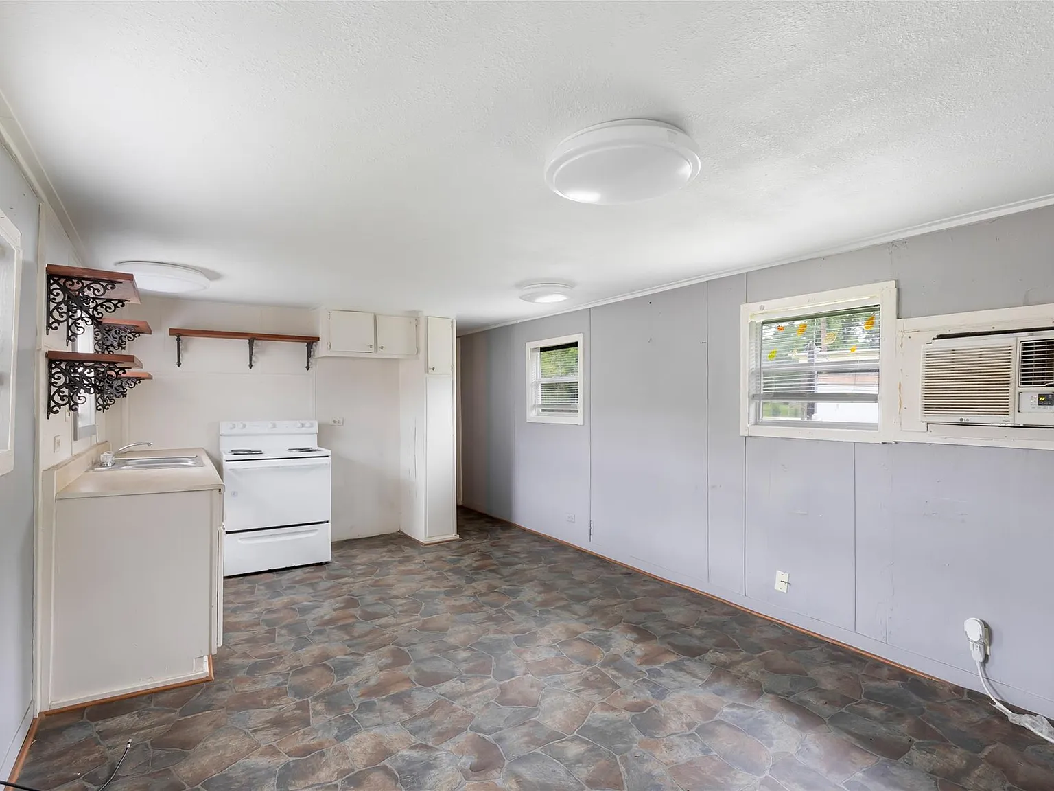 2 bed, 1.0 bath, 450 sqft, $900 — Photo 4