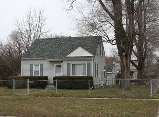 1402 Blueberry Ln, Flint, MI 48507